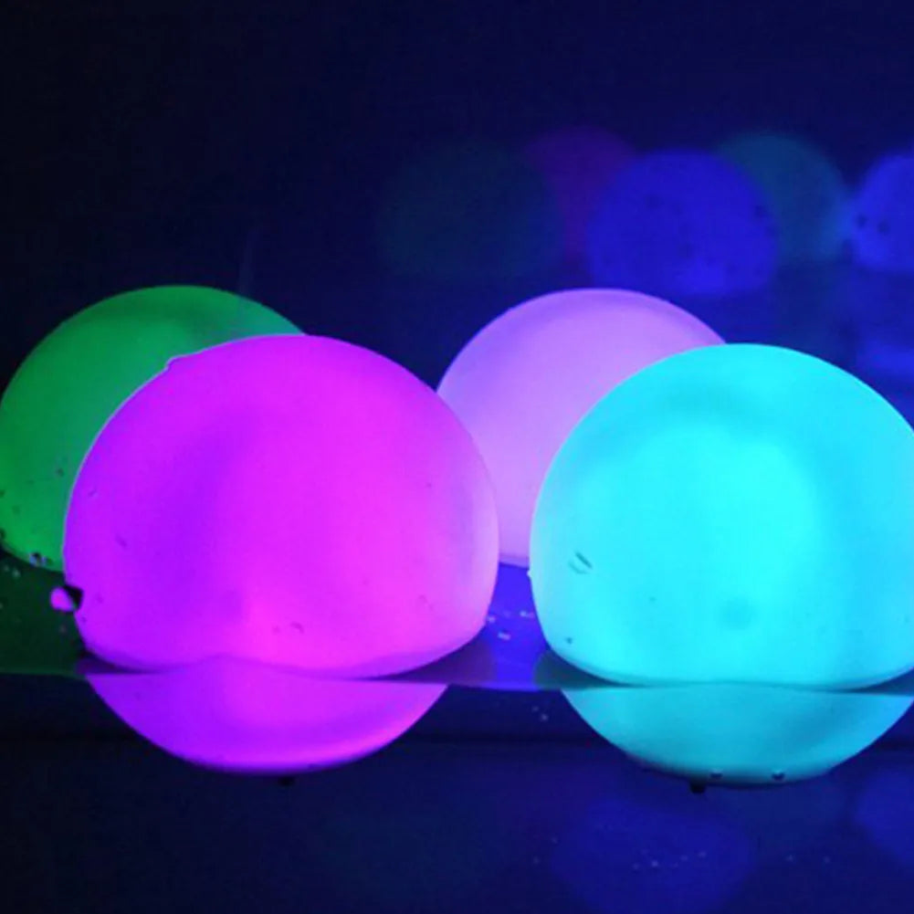 Ballon LED Flottant Multicolore – Ambiance Piscine & Jardin