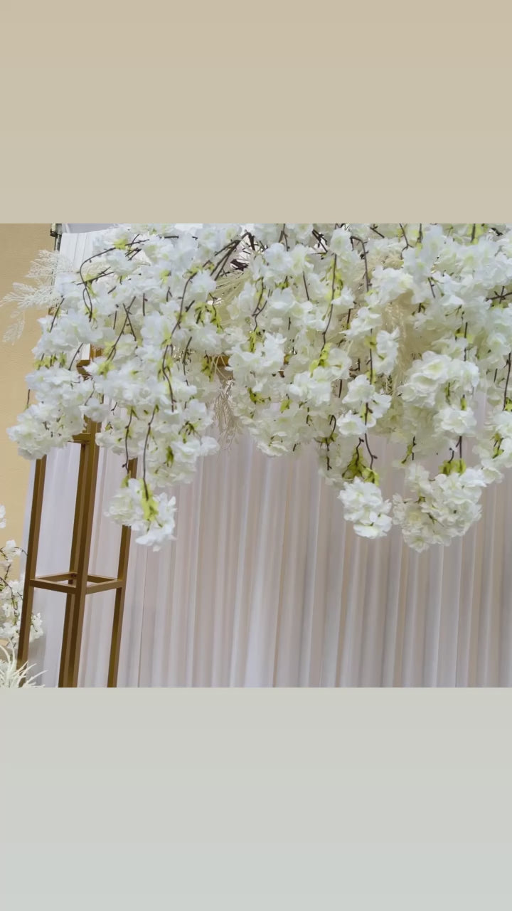 Rideau de fond blanc arche de fleurs événements  structure métallique pliable 
